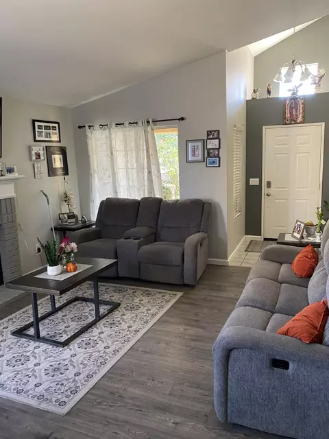 2155 Bramble Ln, Palmdale, CA 93550 photo 4