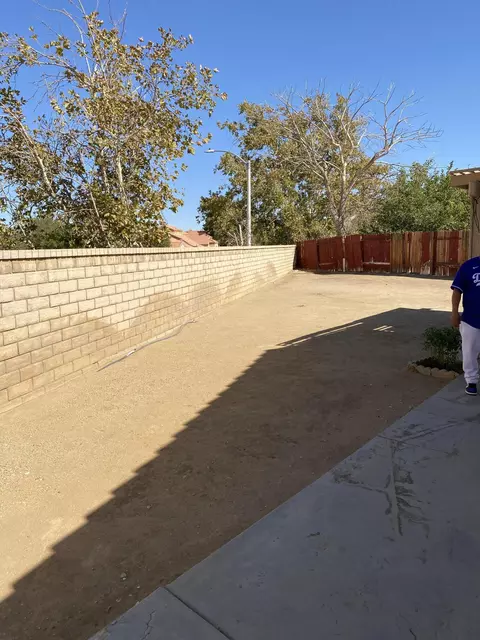2155 Bramble Ln, Palmdale, CA 93550 photo 9