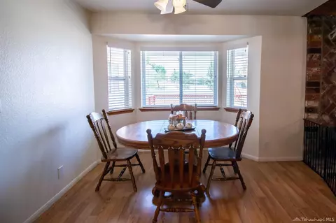 21209 Ridgeway Dr, Tehachapi, CA 93561 photo 9