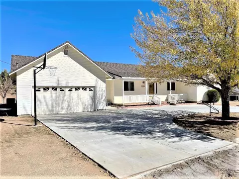 21209 Ridgeway Dr, Tehachapi, CA 93561 photo 2