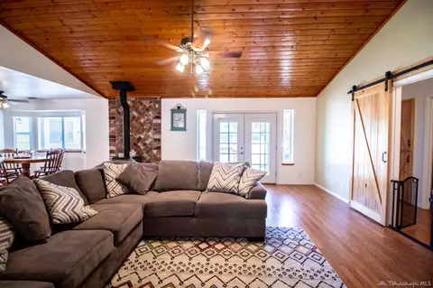 21209 Ridgeway Dr, Tehachapi, CA 93561 photo 15
