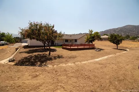 21209 Ridgeway Dr, Tehachapi, CA 93561 photo 43