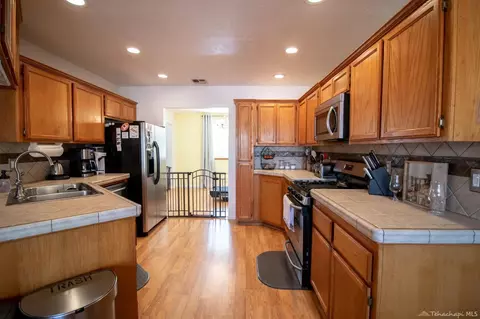 21209 Ridgeway Dr, Tehachapi, CA 93561 photo 6