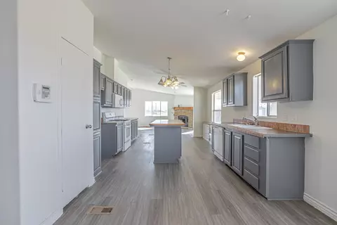 48243 90th St W, Lancaster, CA 93536 photo 21