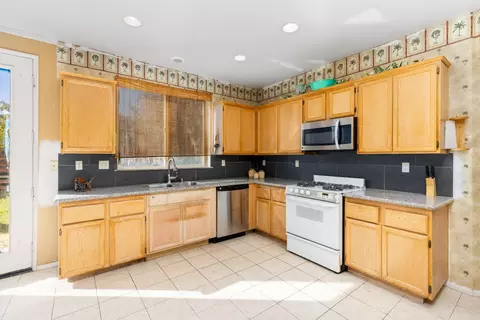 38743 37th St E, Palmdale, CA 93550 photo 13