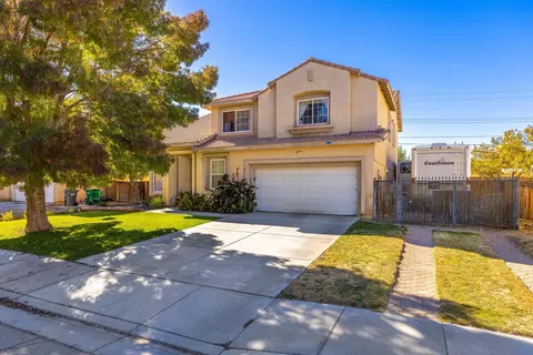 38743 37th St E, Palmdale, CA 93550 photo 2