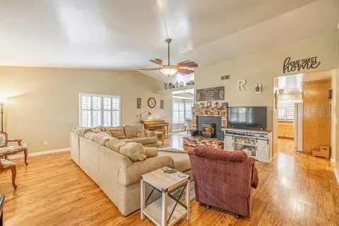18041 Bold Venture Dr, Tehachapi, CA 93561 photo 6