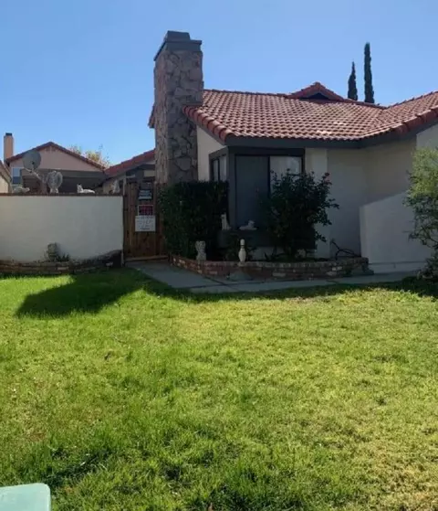 3236 Ave S-4, Palmdale, CA 93552 photo 2