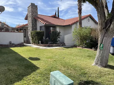 3236 Ave S-4, Palmdale, CA 93552 photo 1