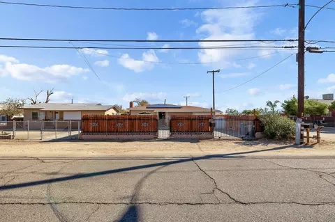 38720 12th St E, Palmdale, CA 93550 photo 2