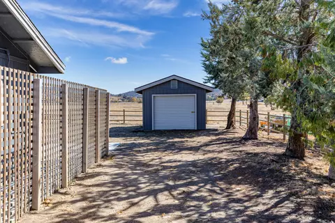 29360 Fawn Way, Tehachapi, CA 93561 photo 3