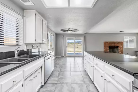 29360 Fawn Way, Tehachapi, CA 93561 photo 5