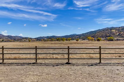 29360 Fawn Way, Tehachapi, CA 93561 photo 19