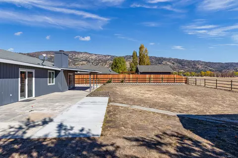 29360 Fawn Way, Tehachapi, CA 93561 photo 17