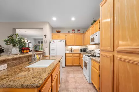 328 Bogie St, Palmdale, CA 93551 photo 4