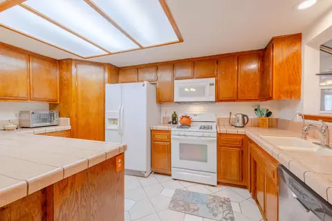 12728 Running Deer Rd, Apple Valley, CA 92308 photo 13