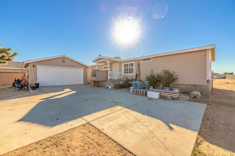 42729 22nd St W, Lancaster, CA 93536 photo 1