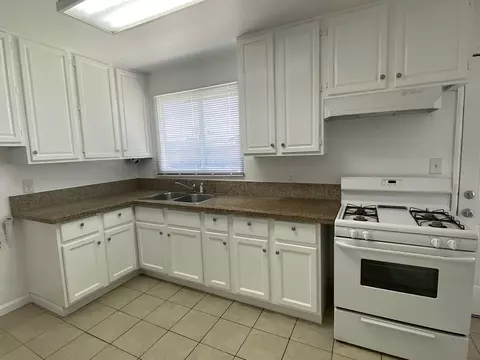 332 Kildare St E, Lancaster, CA 93535 photo 8