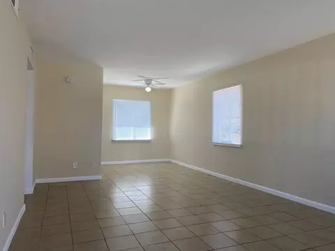 332 Kildare St E, Lancaster, CA 93535 photo 4