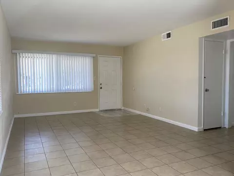332 Kildare St E, Lancaster, CA 93535 photo 6