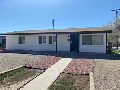 332 Kildare St E, Lancaster, CA 93535 photo 2