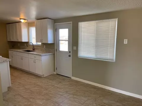 13312 Gilbert St, North Edwards, CA 93523 photo 4