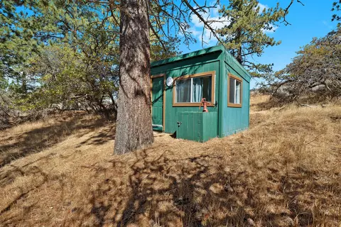 17021 Matterhorn Dr, Tehachapi, CA 93561 photo 2