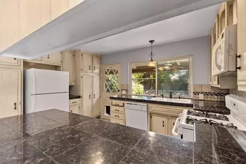 43748 Secure Pl, Lancaster, CA 93536 photo 13