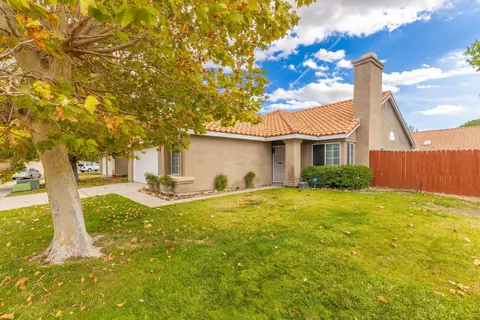 1830 Milling St E, Lancaster, CA 93535 photo 2