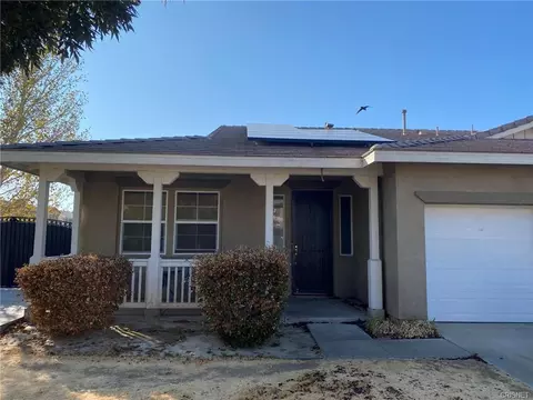 4782 Jade Ct, Lancaster, CA 93536 photo 4