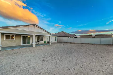44653 Aspen St, Lancaster, CA 93535 photo 3