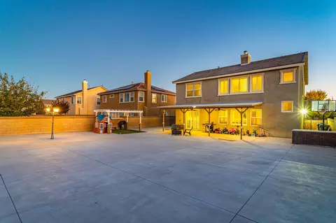 4243 Jonathon St, Lancaster, CA 93536 photo 23