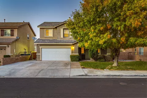 4243 Jonathon St, Lancaster, CA 93536 photo 2