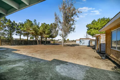 15623 Valeport Ave, Lancaster, CA 93535 photo 17