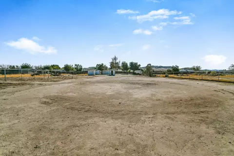 15623 Valeport Ave, Lancaster, CA 93535 photo 22