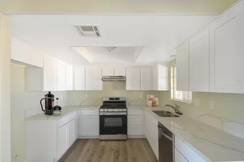 15623 Valeport Ave, Lancaster, CA 93535 photo 5