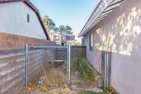 752 Ave J 9 E, Lancaster, CA 93535 photo 30