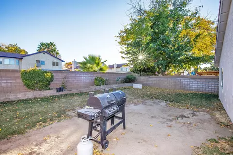 752 Ave J 9 E, Lancaster, CA 93535 photo 25