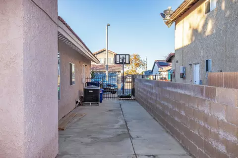 752 Ave J 9 E, Lancaster, CA 93535 photo 32