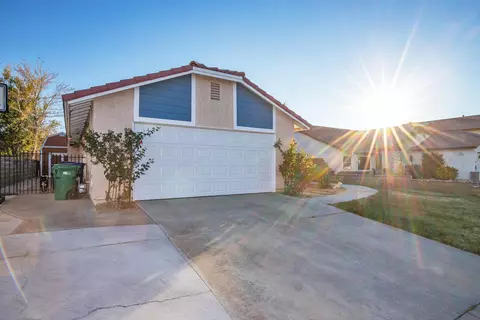 752 Ave J 9 E, Lancaster, CA 93535 photo 3