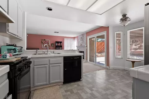3326 Thomas Ave, Palmdale, CA 93550 photo 14