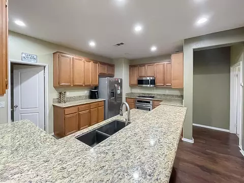 4051 Jonathon St, Lancaster, CA 93536 photo 5