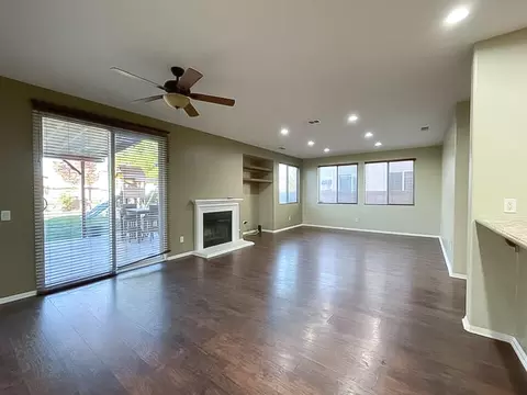 4051 Jonathon St, Lancaster, CA 93536 photo 8