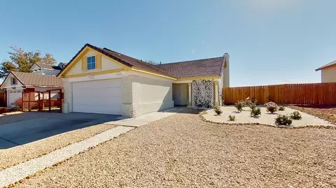 2024 Ogden Ln, Lancaster, CA 93535 photo 2