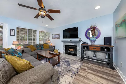 2012 Ivesbrook St E, Lancaster, CA 93535 photo 11