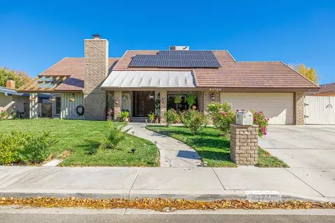 43754 Sentry Ln, Lancaster, CA 93536 photo 1