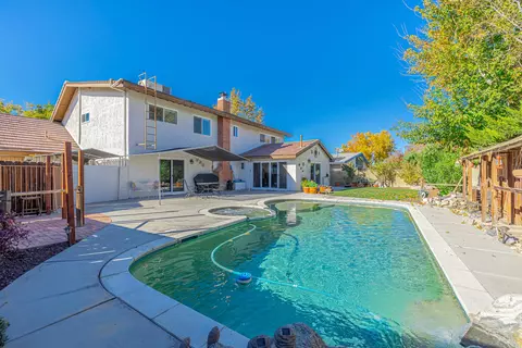 43754 Sentry Ln, Lancaster, CA 93536 photo 2