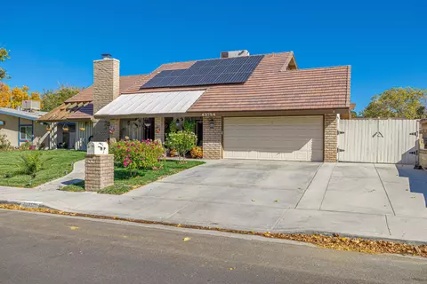43754 Sentry Ln, Lancaster, CA 93536 photo 4