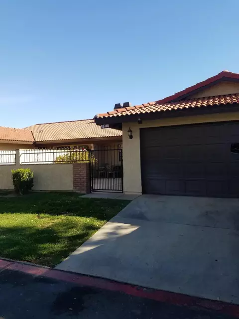 43746 Mona St, Lancaster, CA 93535 photo 1