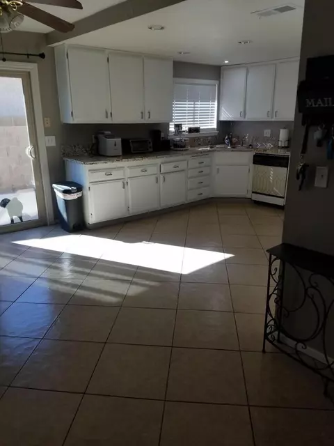 43746 Mona St, Lancaster, CA 93535 photo 10